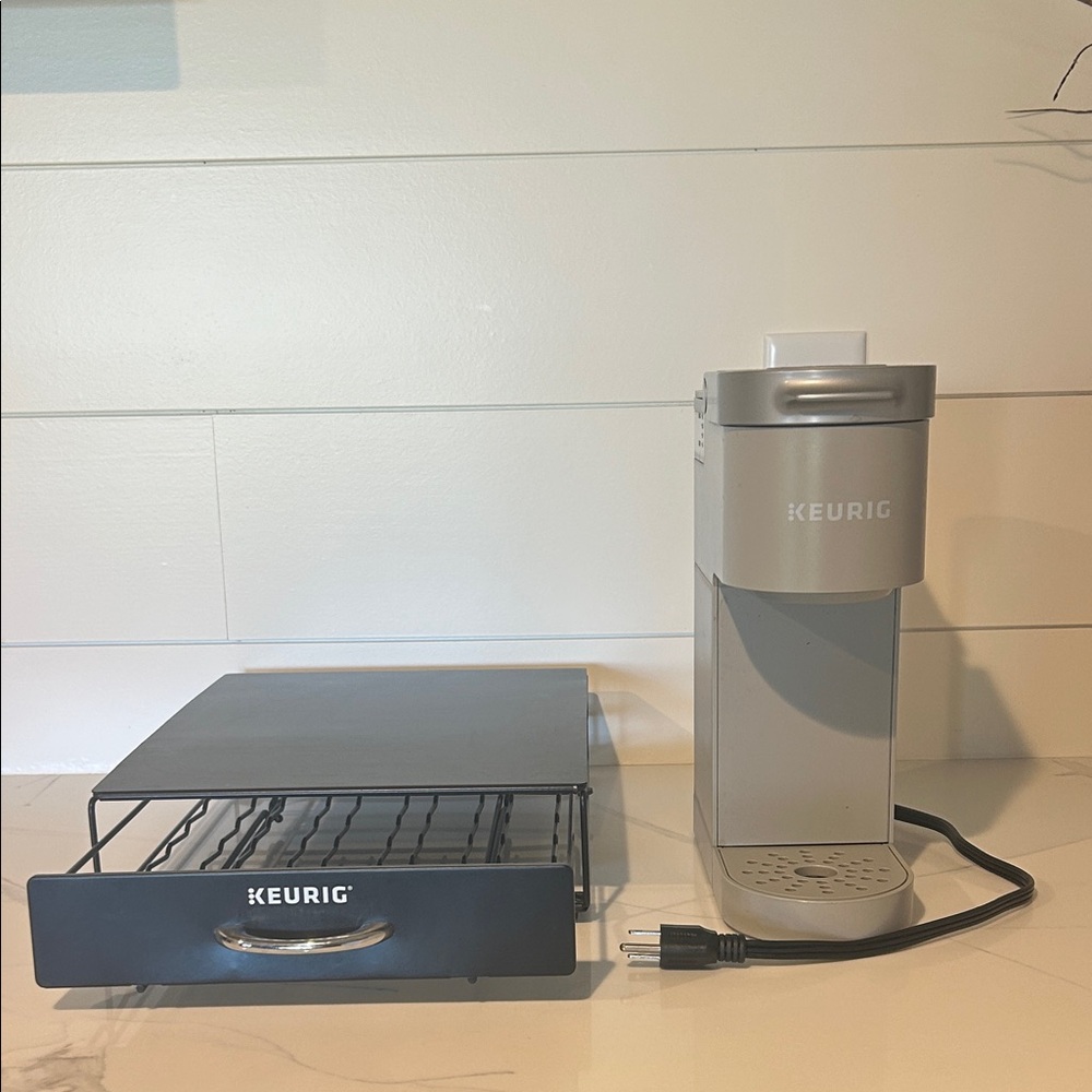 Keurig Silver Coffee Machine with Black Drawer